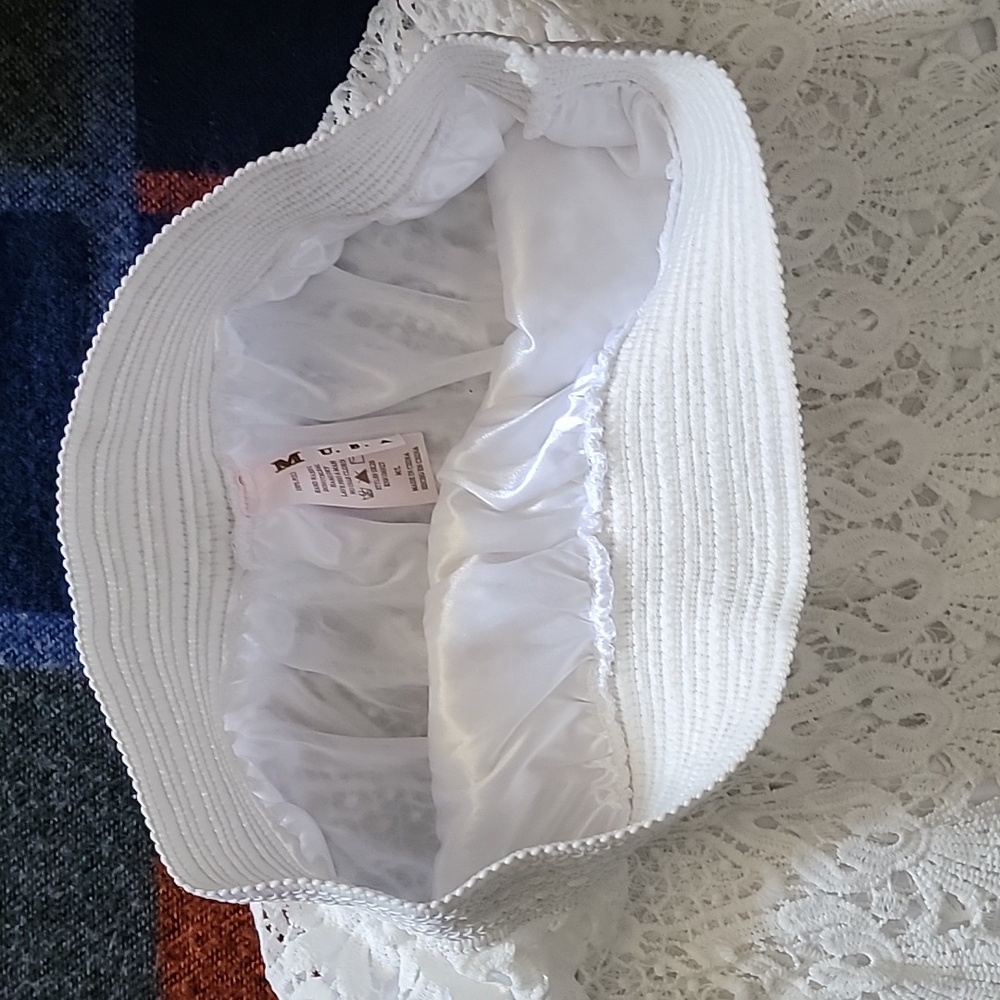 New White Lace Slip Mini Skirt - Picture 8 of 10